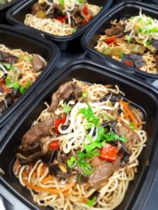 Emincé de boeuf thai. Nouilles chinoises.